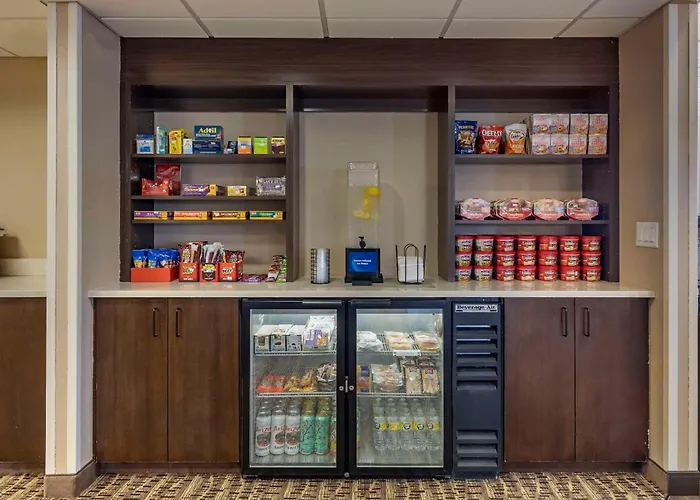 Comfort Inn & Suites Gateway To Glacier National Park