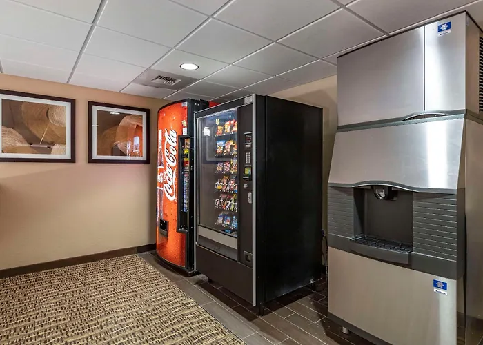 Comfort Inn & Suites Gateway To Glacier National Park
