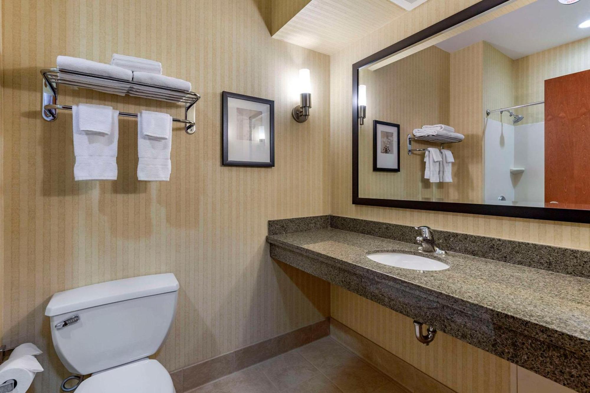 Comfort & Gateway To Glacier National Park Hotel