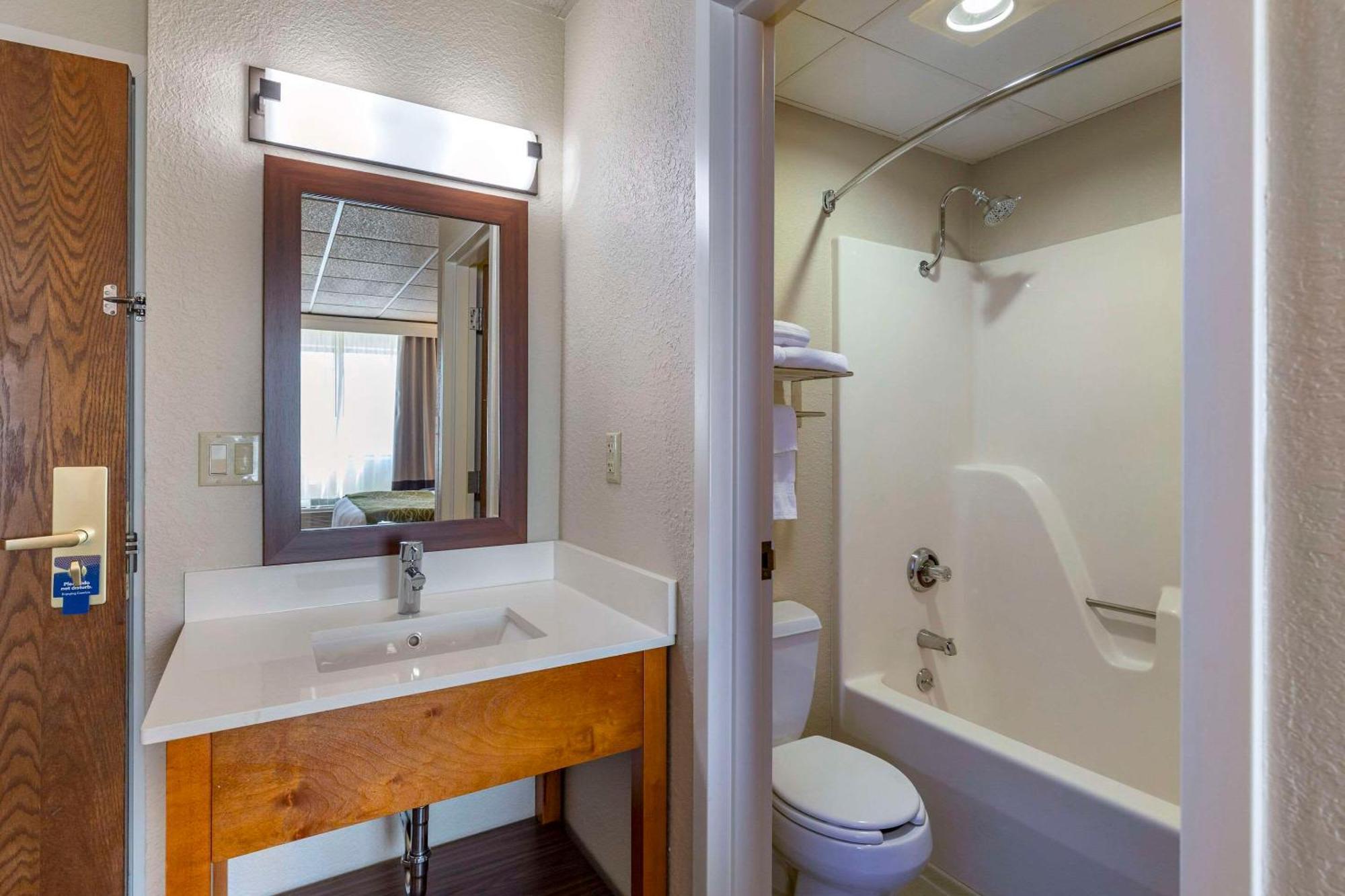Hotel Comfort & Gateway To Glacier National Park Shelby